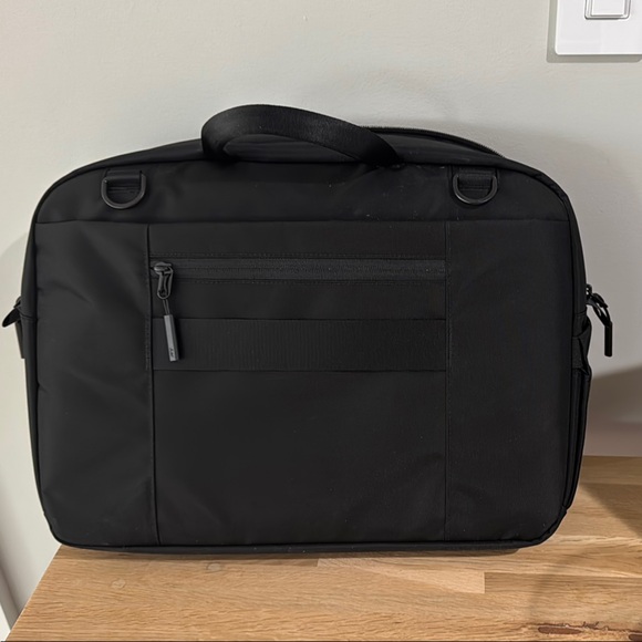 Aer Pro Brief Tech Shoulder Bag - Picture 5 of 7